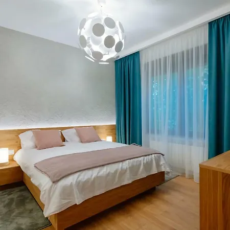 Arbans Elegant In The Center