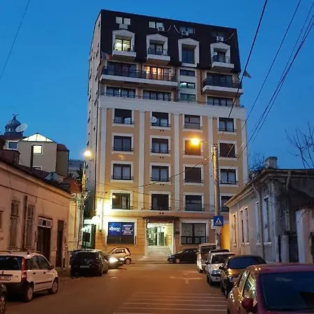 Arbans Elegant In The Center